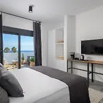 Villa Seawater - Luxury Pool Retreat - 150m Lahaniá