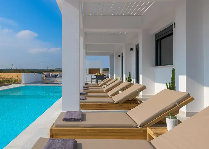 Villa Seawater - Luxury Pool Retreat - 150m