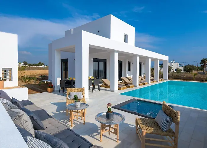 Seawater - Luxury Pool Retreat - 150m