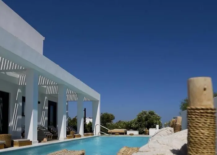 Seawater - Luxury Pool Retreat - 150m *