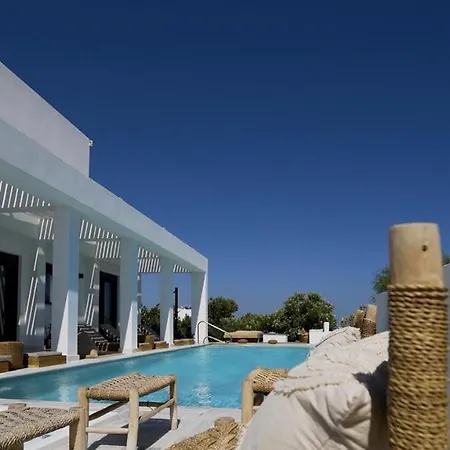 Seawater - Luxury Pool Retreat - 150m *