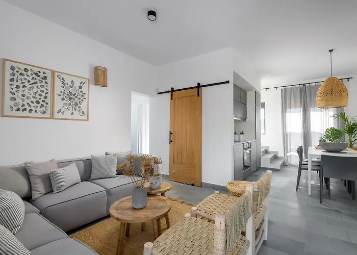 Seawater - Luxury Pool Retreat - 150m 빌라