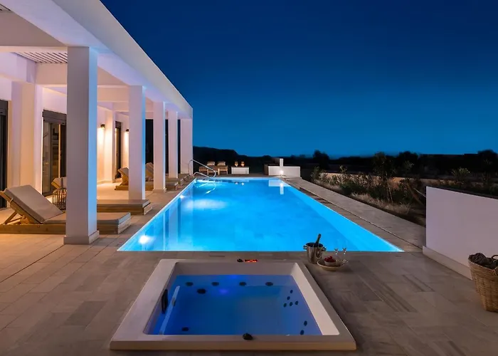 Seawater - Luxury Pool Retreat - 150m