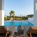 Seawater - Luxury Pool Retreat - 150m Lacónia