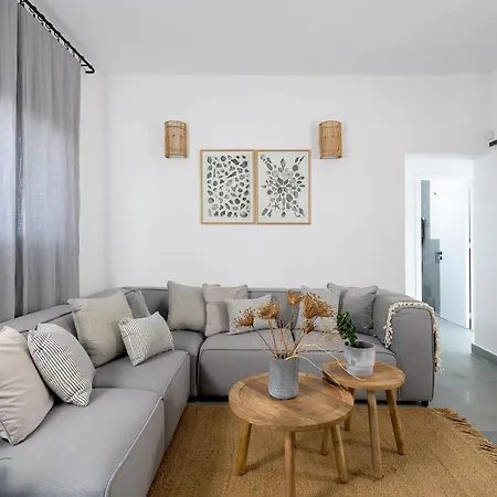 Seawater - Luxury Pool Retreat - 150m * Lachania