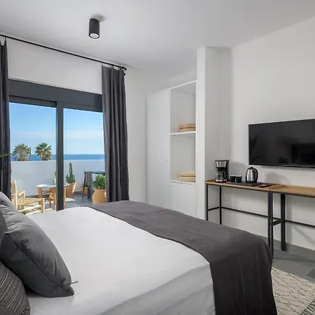 Villa Seawater - Luxury Pool Retreat - 150m Lachania