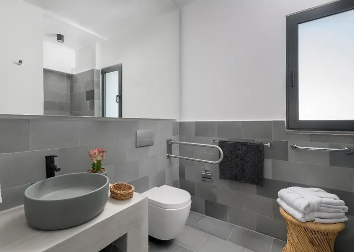 别墅 Seawater - Luxury Pool Retreat - 150m 拉卡尼亚